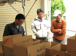ズッキーニの品質について意見交換する部会員
