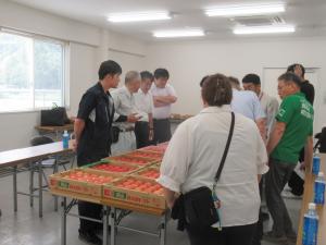 【市場関係者等と出荷規格を協議】