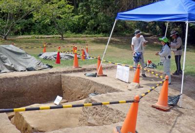 備中国分寺跡の現地説明会の様子