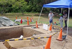備中国分寺跡の現地説明会の様子