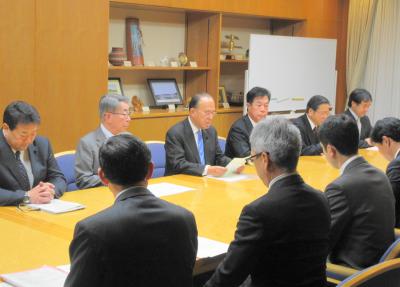 岡山県スポーツ振興議員連盟 知事への要望2