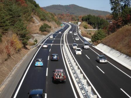 「岡山自動車道（岡山総社～賀陽間）４車線供用開始」の写真