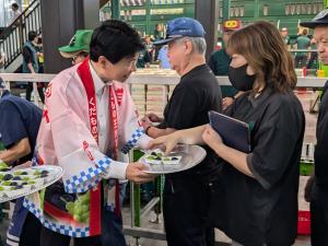 知事試食
